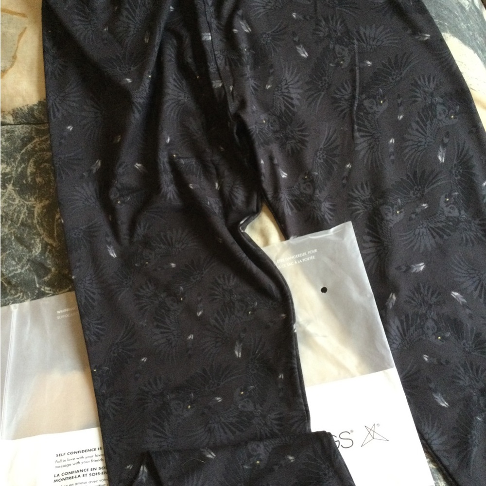 Sweetlegs Raven Print Women’s Leggings NWT, Size FULL, ONE